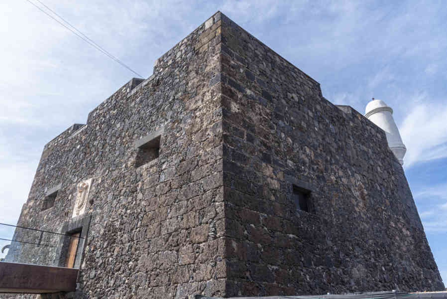Tenerife 192 - Puerto de la Cruz - castillo de San Felipe.jpg